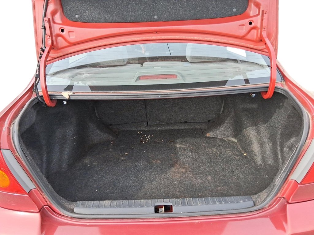 2004 Toyota Corolla 4-door Sedan CE 4A in Stratford, Ontario - 6 - w1024h768px