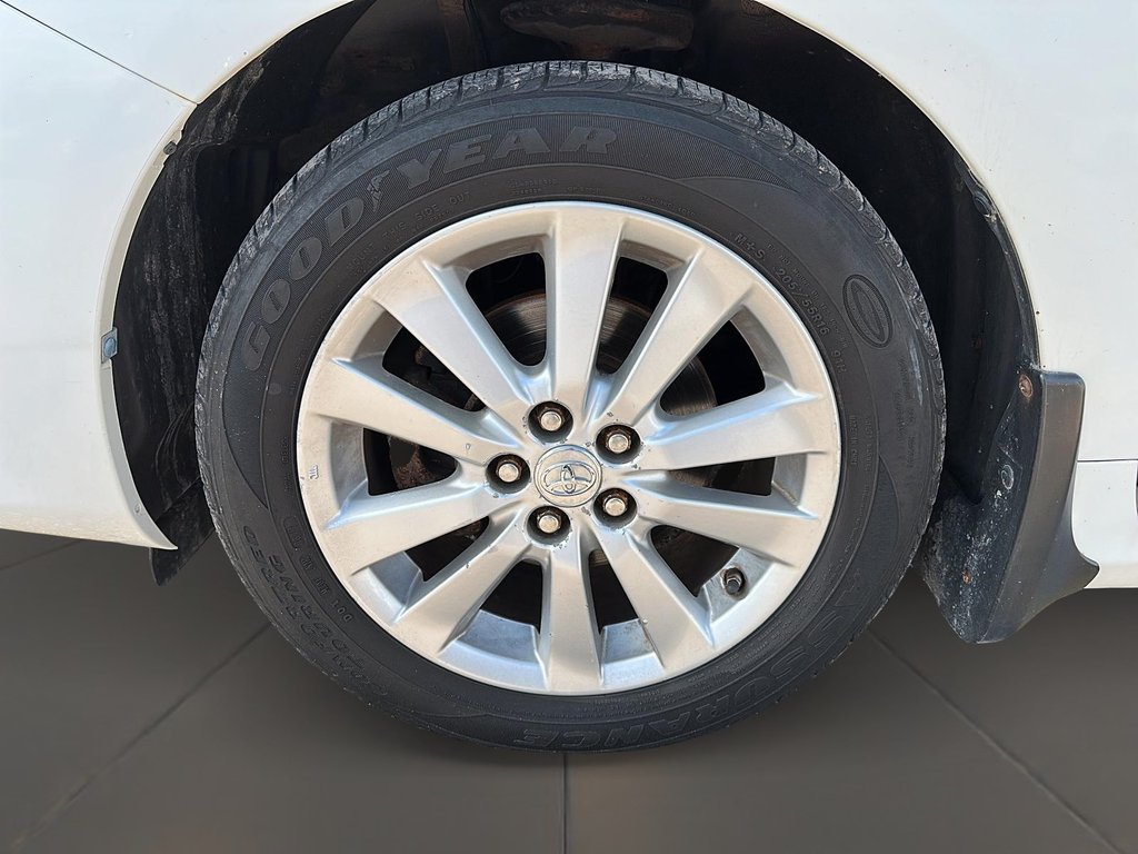 2010 Toyota Corolla 4-door Sedan LE 4A in Stratford, Ontario - 6 - w1024h768px