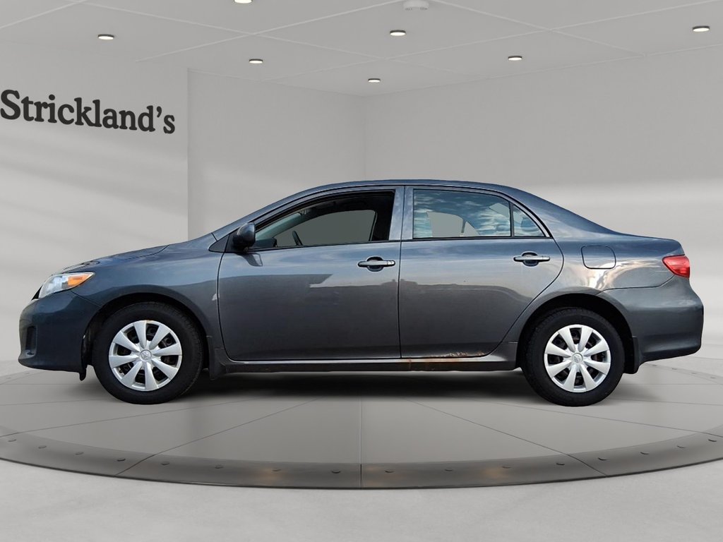 2011 Toyota Corolla 4-door Sedan CE 4A in Stratford, Ontario - 5 - w1024h768px