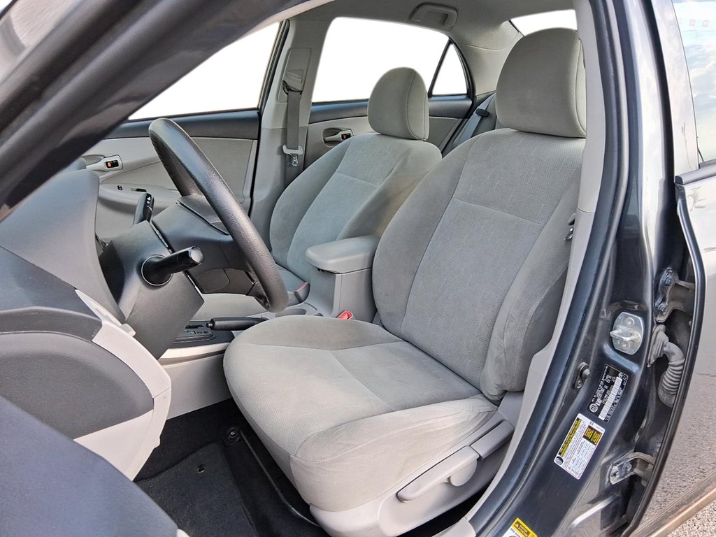 2011 Toyota Corolla 4-door Sedan CE 4A in Stratford, Ontario - 8 - w1024h768px