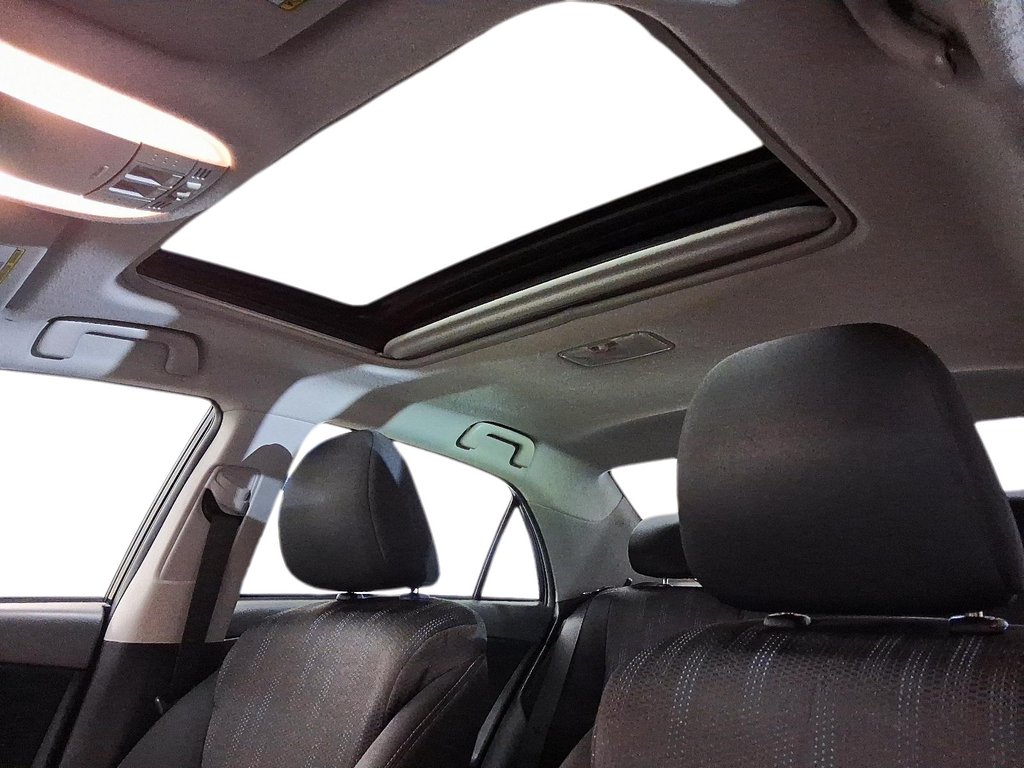 2013 Toyota Corolla 4-door Sedan CE 4A in Stratford, Ontario - 16 - w1024h768px