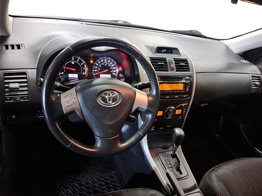 2013 Toyota Corolla 4-door Sedan CE 4A in Stratford, Ontario - 9 - w1024h768px