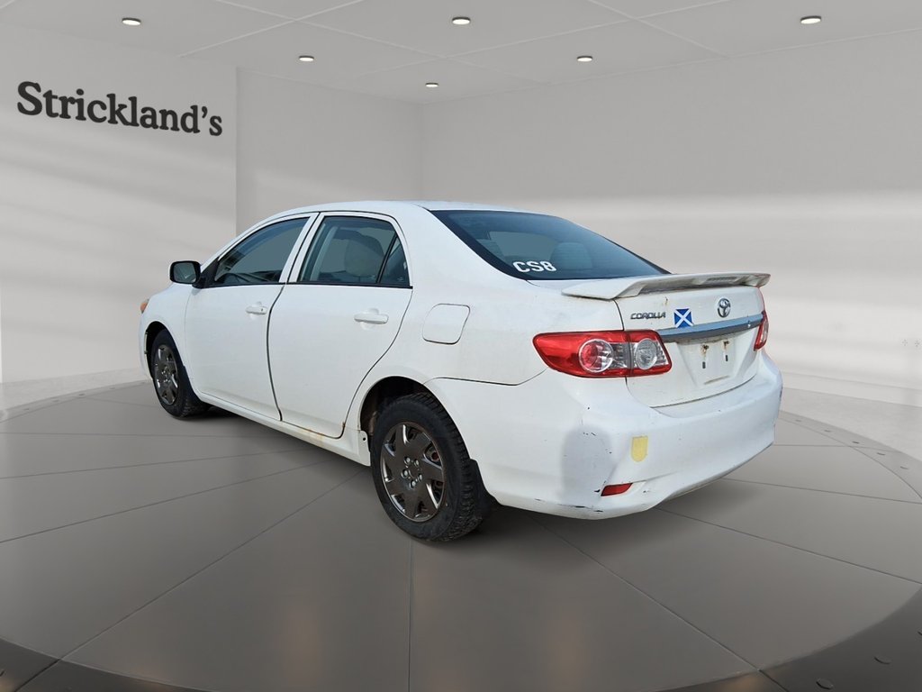 2013 Toyota Corolla 4-door Sedan CE 4A in Stratford, Ontario - 4 - w1024h768px