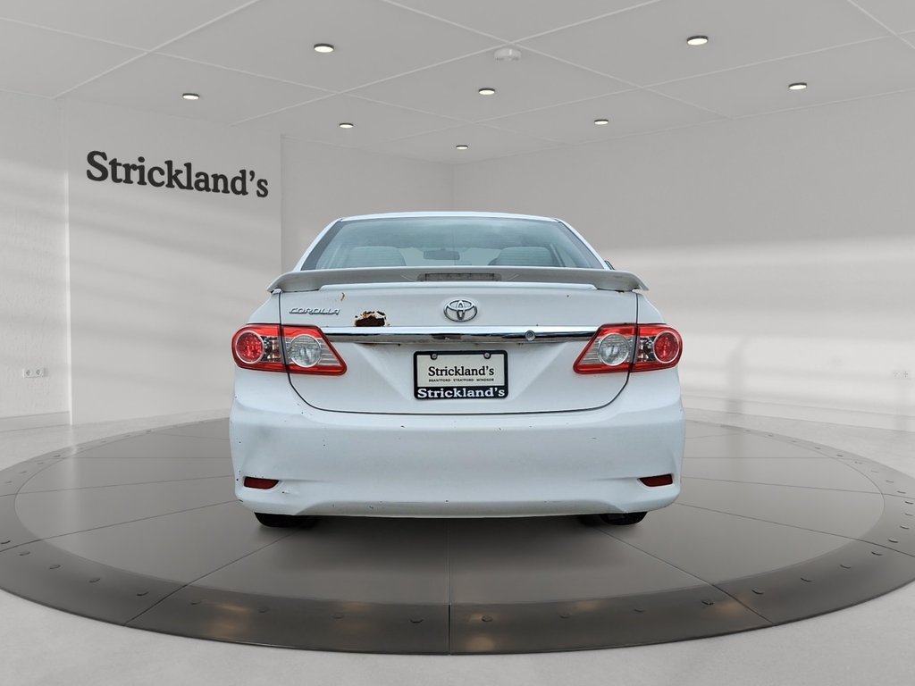 2013 Toyota Corolla 4-door Sedan CE 4A in Stratford, Ontario - 3 - w1024h768px