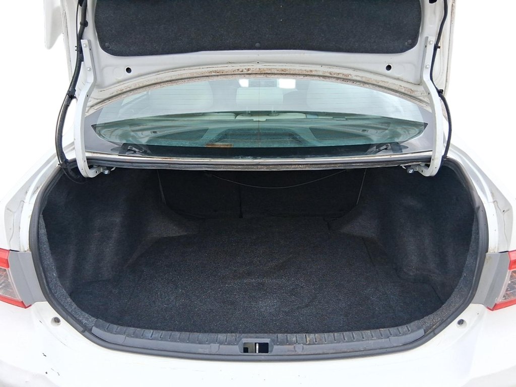 2013 Toyota Corolla 4-door Sedan CE 4A in Stratford, Ontario - 6 - w1024h768px