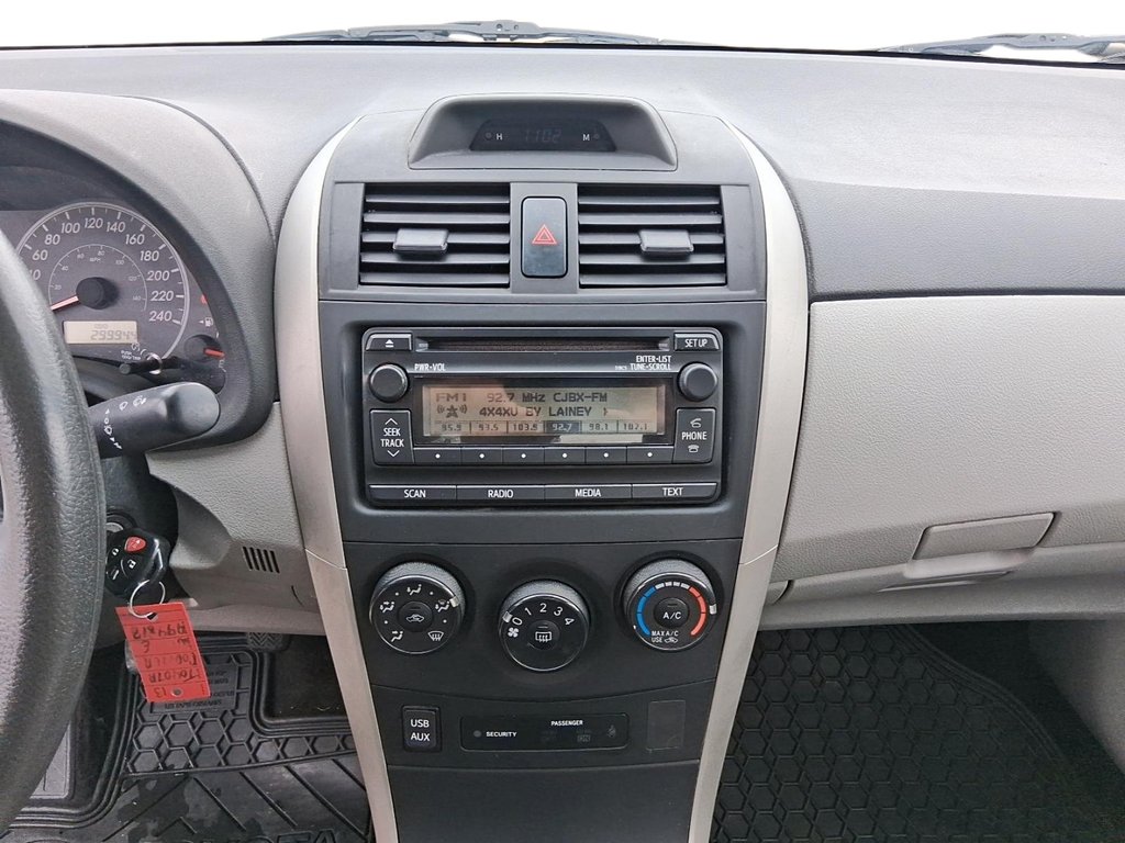 2013 Toyota Corolla 4-door Sedan CE 4A in Stratford, Ontario - 15 - w1024h768px
