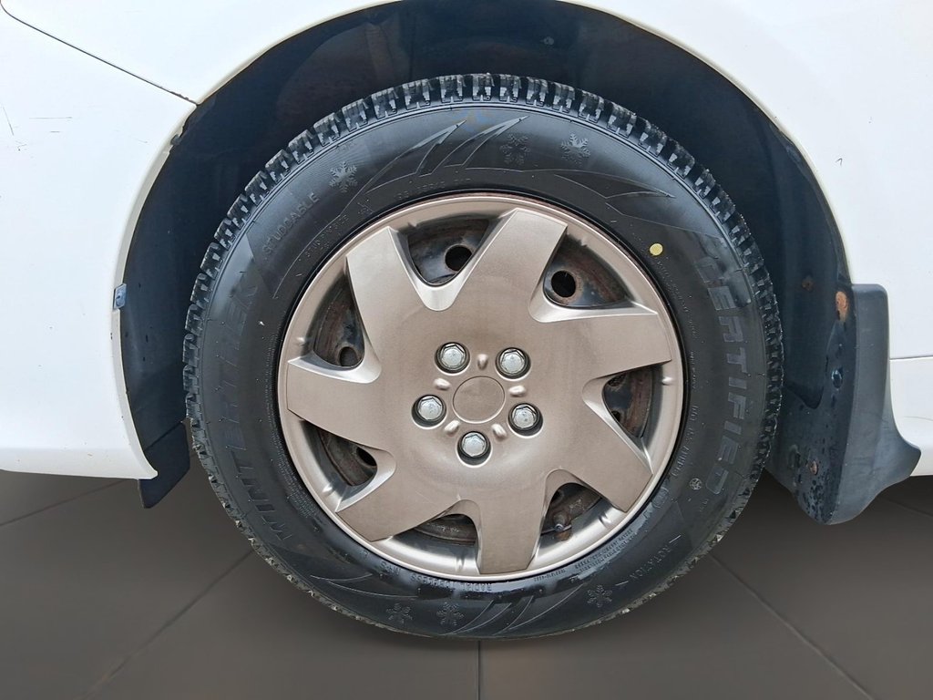 2013 Toyota Corolla 4-door Sedan CE 4A in Stratford, Ontario - 7 - w1024h768px