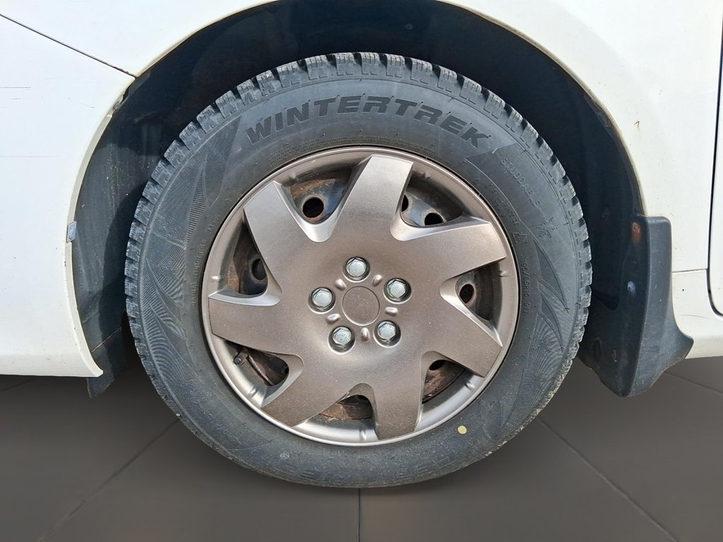 2013 Toyota Corolla 4-door Sedan CE 4A in Stratford, Ontario - 6 - w1024h768px