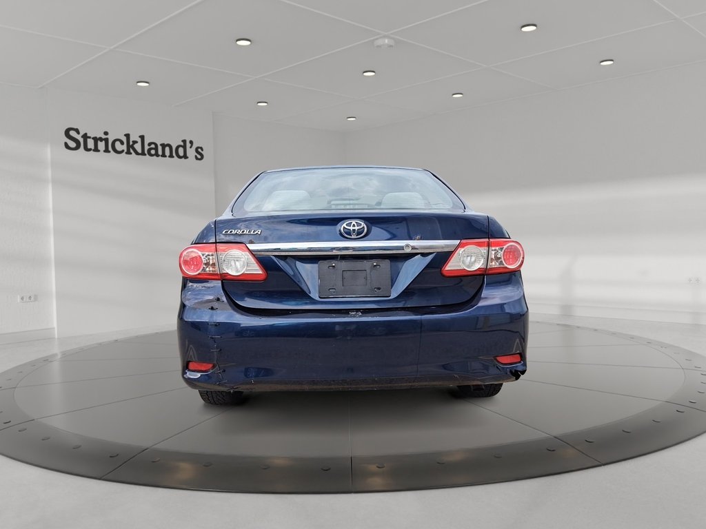 2013 Toyota Corolla 4-door Sedan LE 4A in Stratford, Ontario - 3 - w1024h768px