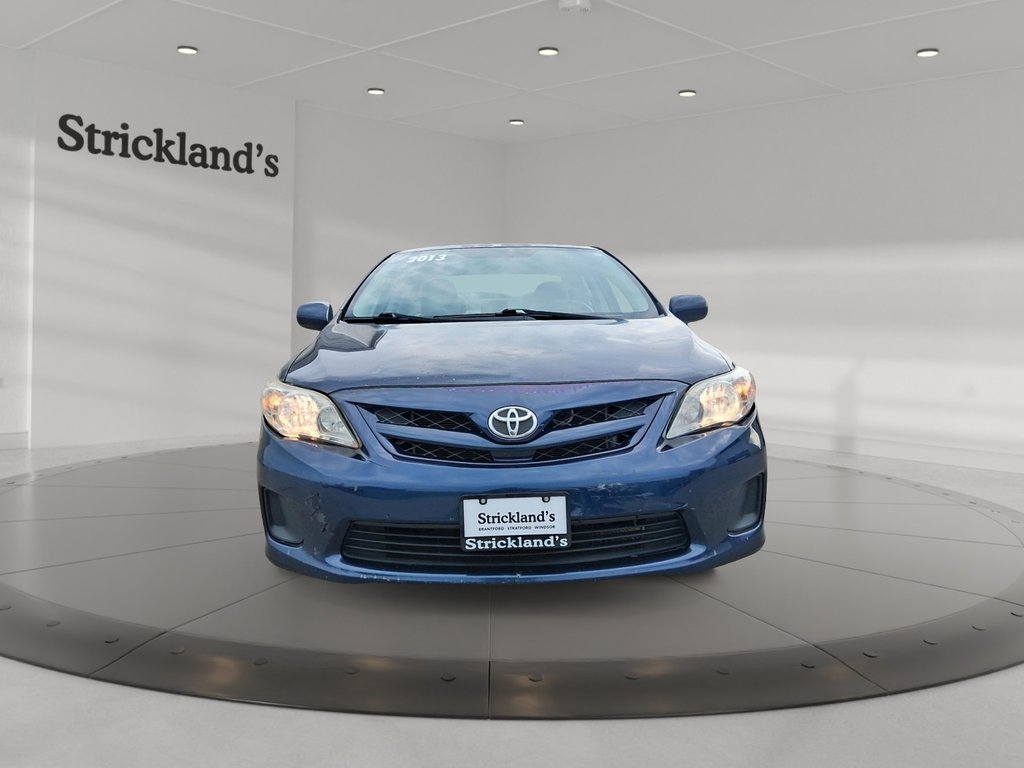 2013 Toyota Corolla 4-door Sedan LE 4A in Stratford, Ontario - 2 - w1024h768px