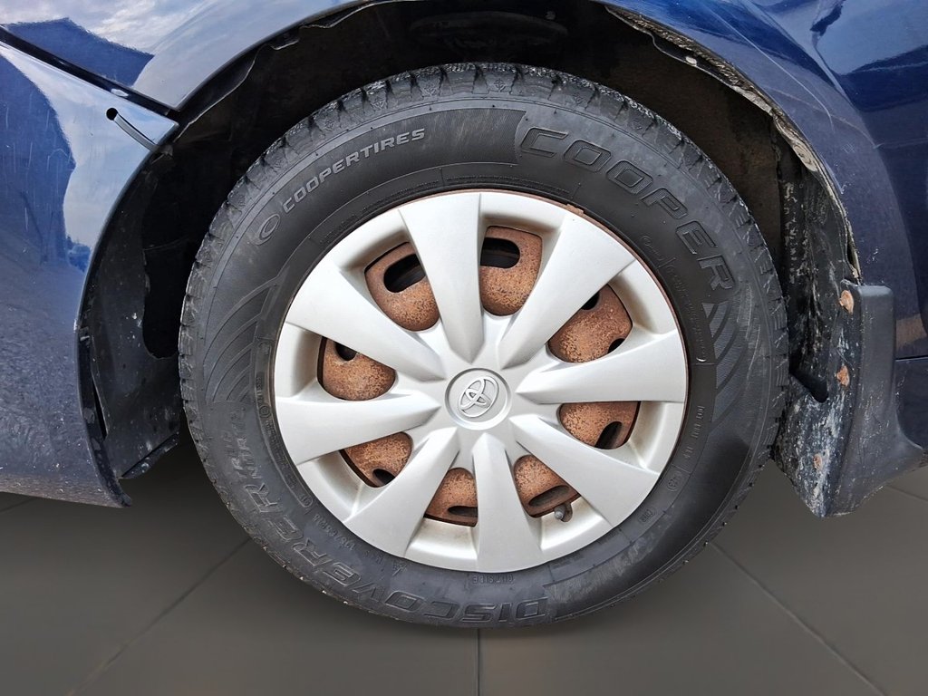 2013 Toyota Corolla 4-door Sedan LE 4A in Stratford, Ontario - 7 - w1024h768px