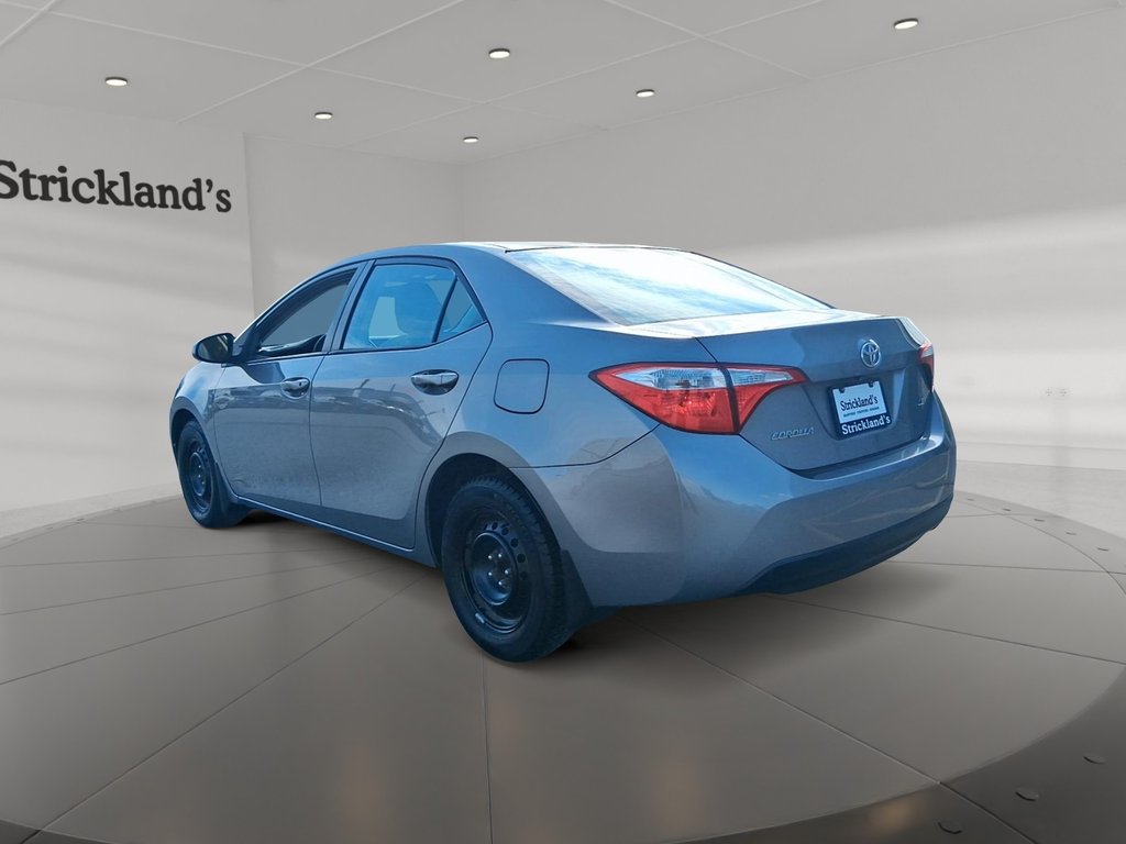 2014 Toyota Corolla 4-door Sedan CE 4A in Stratford, Ontario - 4 - w1024h768px