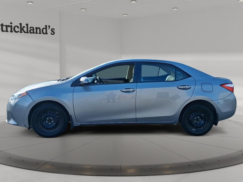 2014 Toyota Corolla 4-door Sedan CE 4A in Stratford, Ontario - 5 - w1024h768px