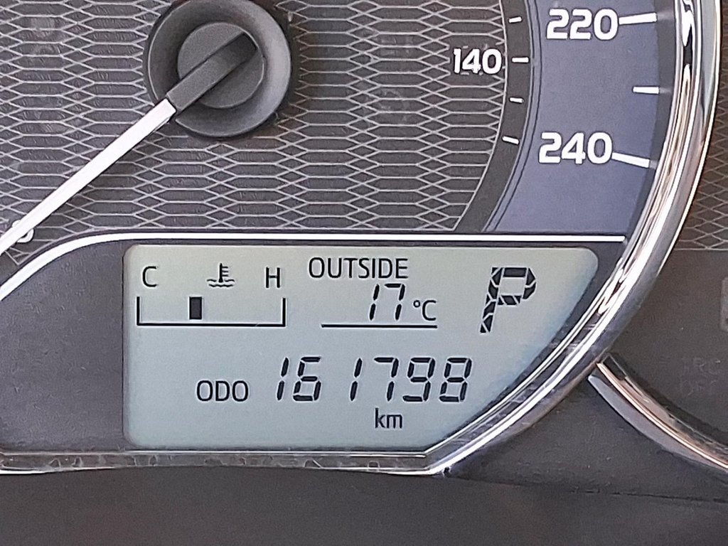 2014 Toyota Corolla 4-door Sedan CE 4A in Stratford, Ontario - 13 - w1024h768px
