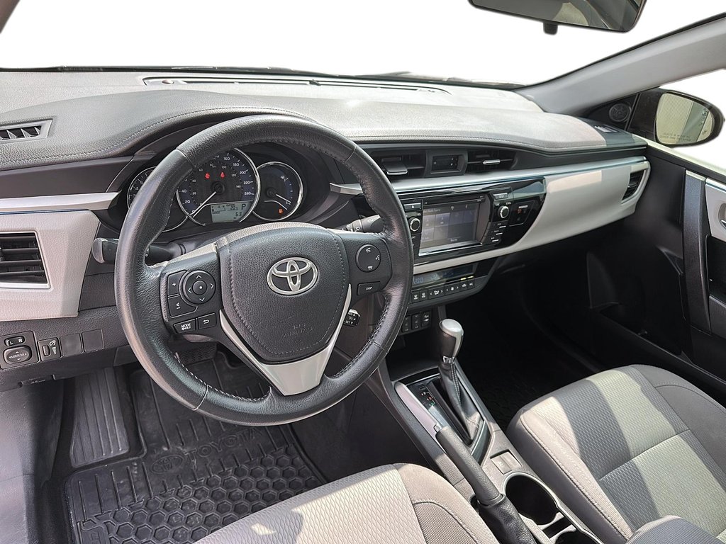 2015 Toyota Corolla 4-door Sedan CE 4A in Stratford, Ontario - 8 - w1024h768px