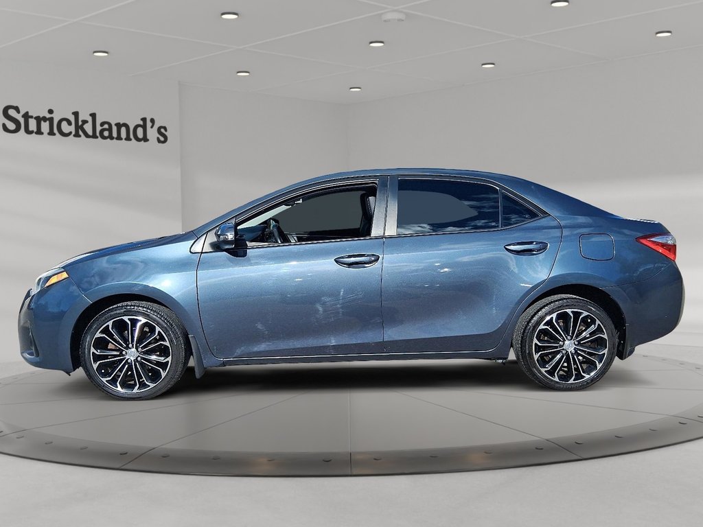 2016 Toyota Corolla 4-door Sedan S CVTi-S in Stratford, Ontario - 5 - w1024h768px