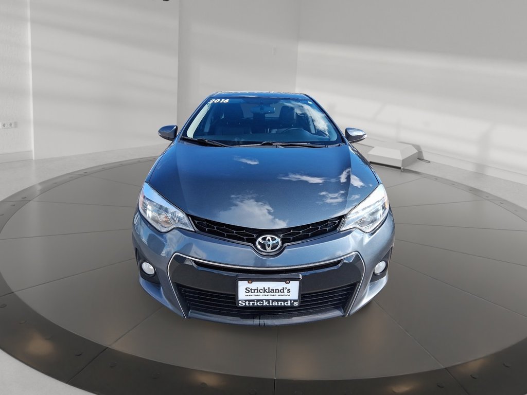 2016 Toyota Corolla 4-door Sedan S CVTi-S in Stratford, Ontario - 2 - w1024h768px