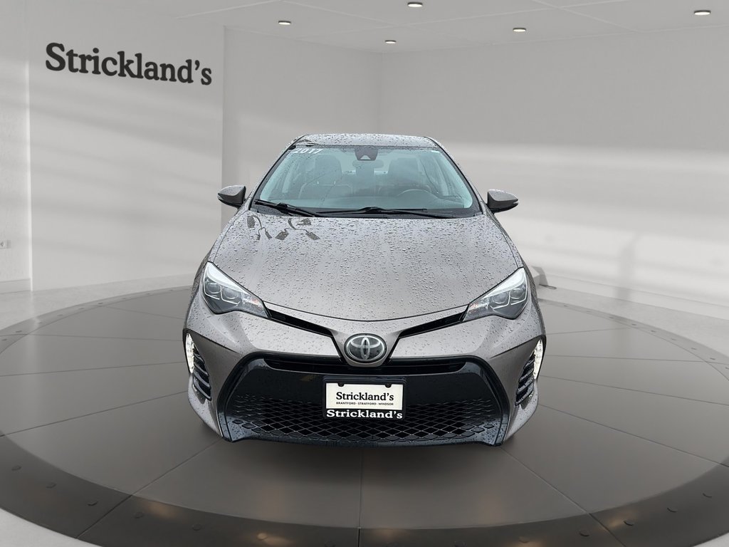 2017 Toyota Corolla 4-door Sedan CE 6M in Stratford, Ontario - 2 - w1024h768px