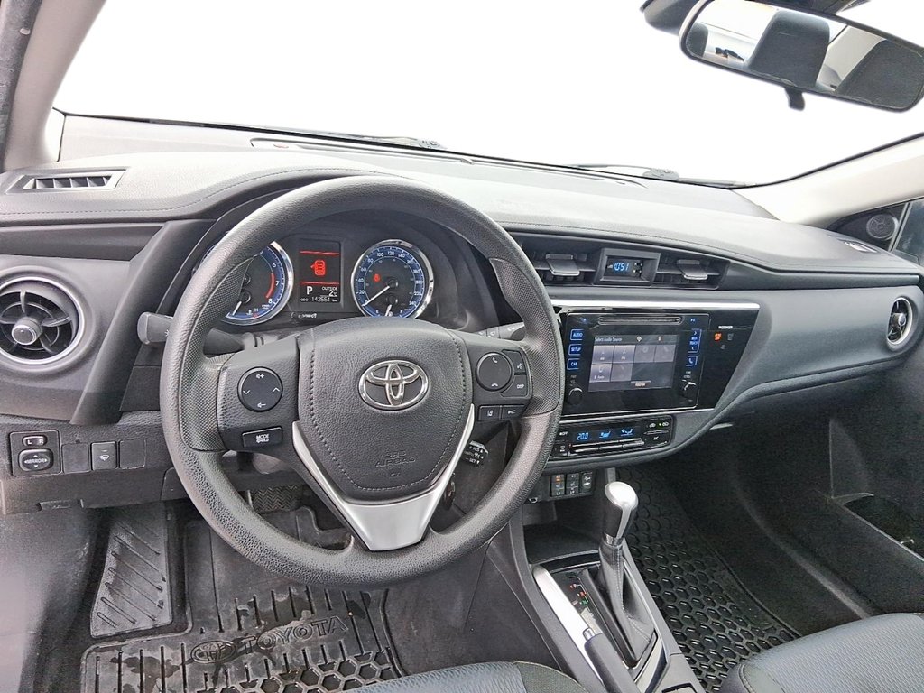 2017 Toyota Corolla 4-door Sedan LE CVTi-S in Stratford, Ontario - 9 - w1024h768px