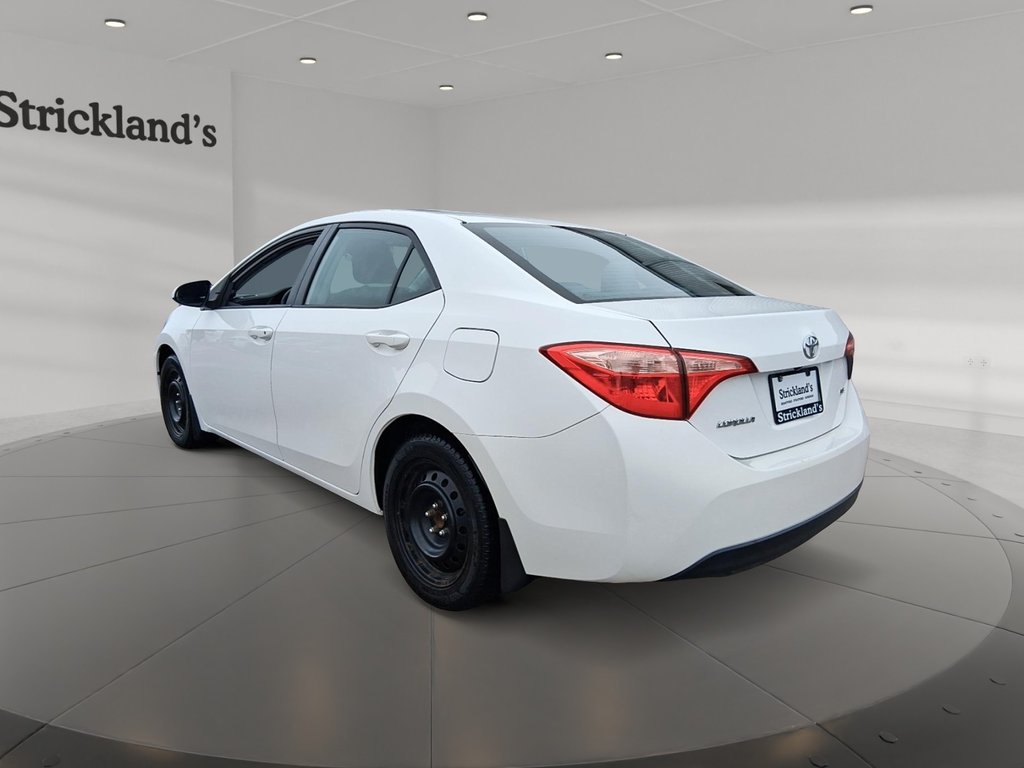 2017 Toyota Corolla 4-door Sedan LE CVTi-S in Stratford, Ontario - 4 - w1024h768px