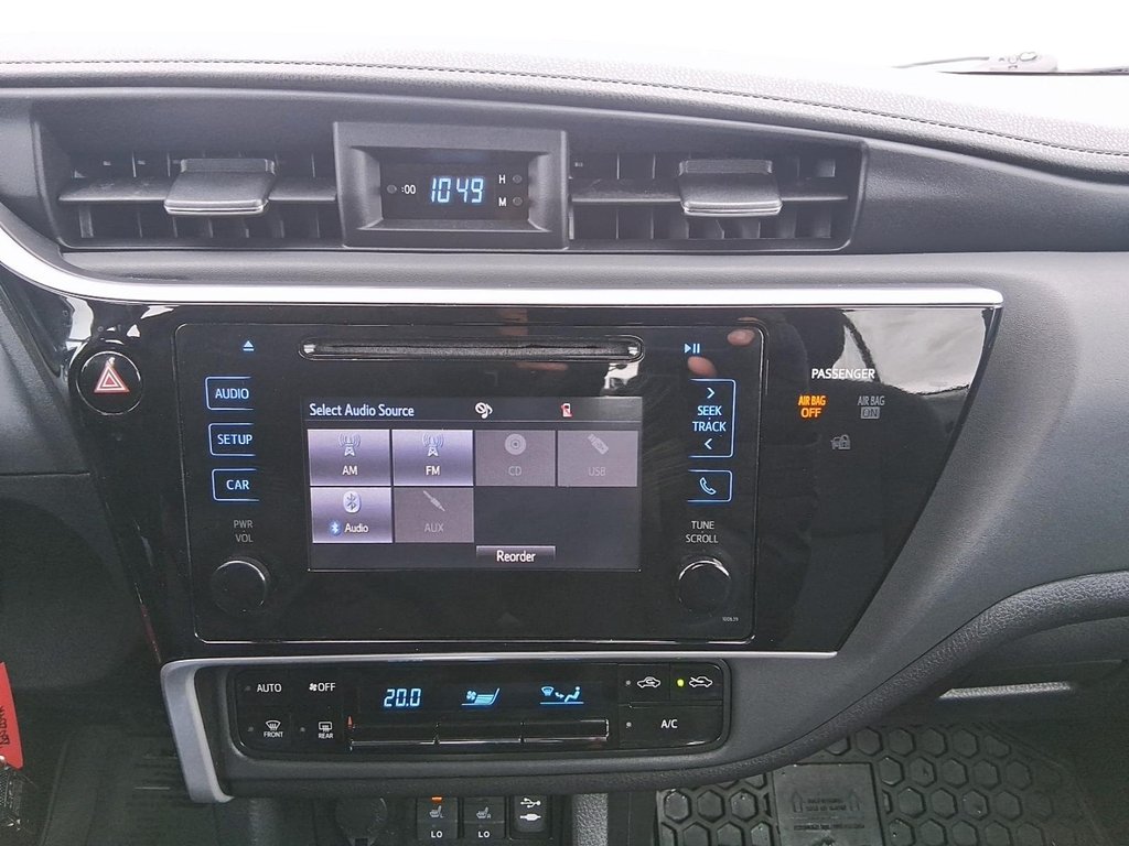 2017 Toyota Corolla 4-door Sedan LE CVTi-S in Stratford, Ontario - 14 - w1024h768px