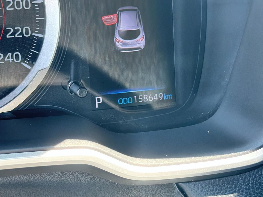 2019 Toyota Corolla Hatchback CVT in Stratford, Ontario - 11 - w1024h768px