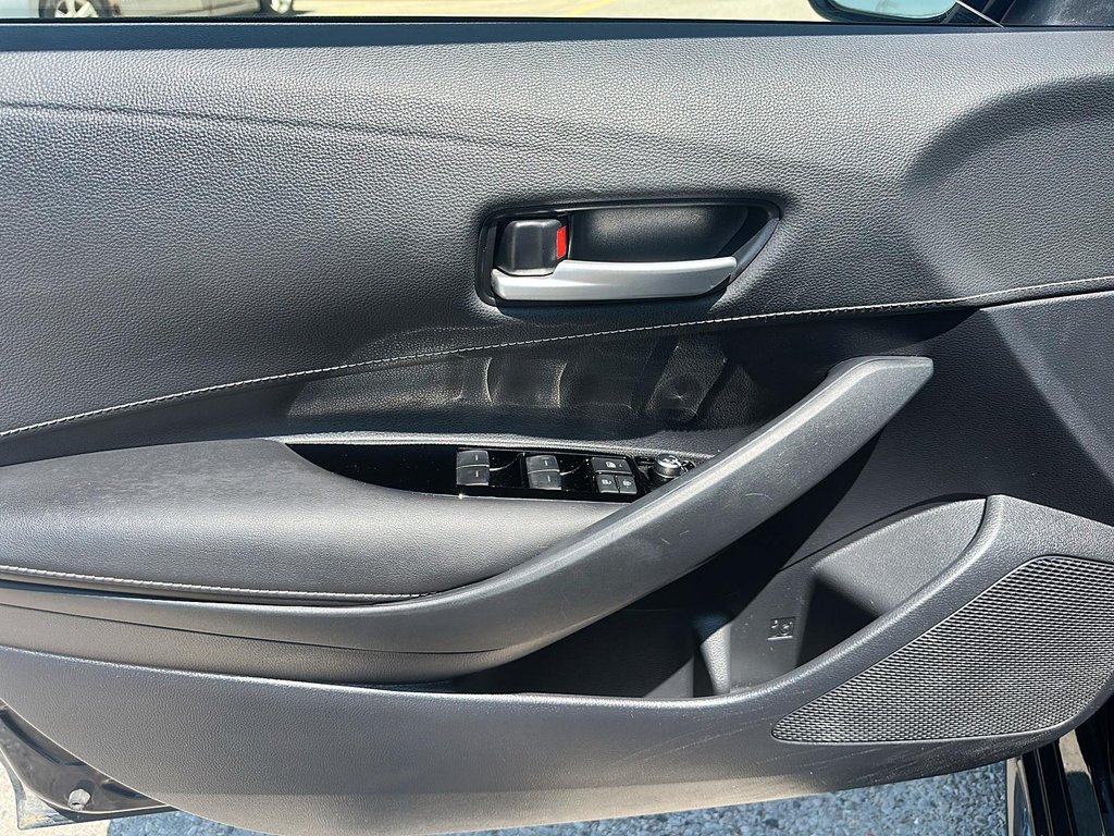 2019 Toyota Corolla Hatchback CVT in Stratford, Ontario - 9 - w1024h768px