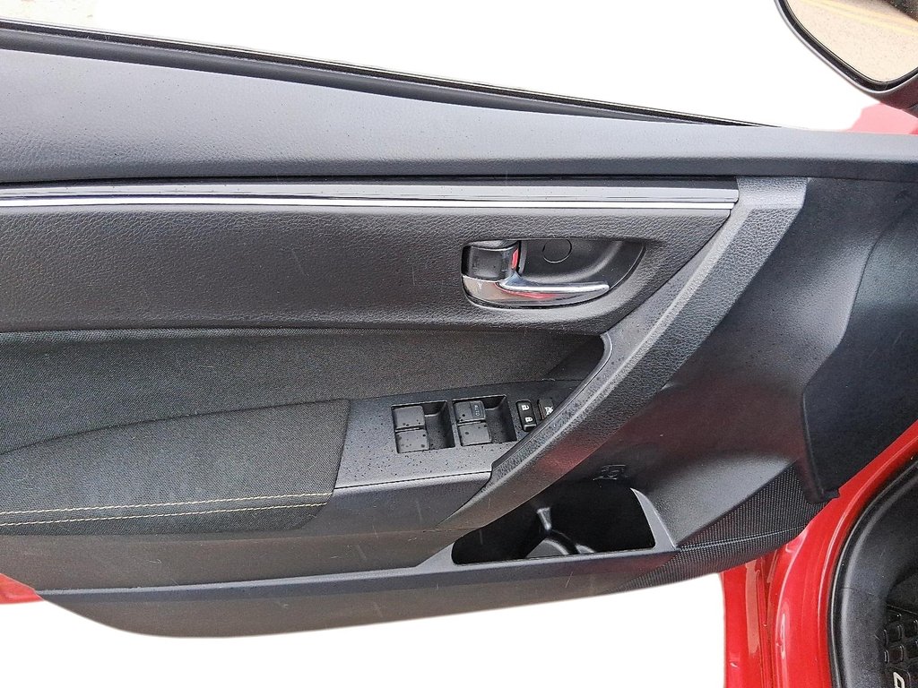 2019 Toyota Corolla 4-door Sedan LE CVTi-S in Stratford, Ontario - 10 - w1024h768px
