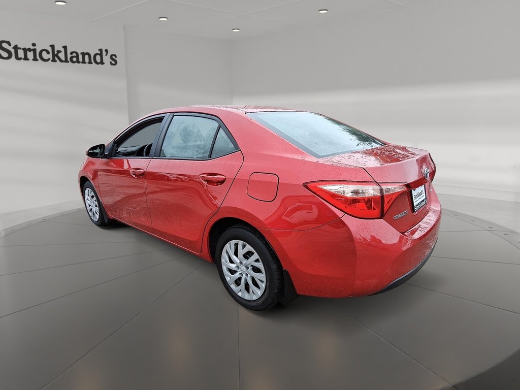 2019 Toyota Corolla 4-door Sedan LE CVTi-S in Stratford, Ontario - 4 - w1024h768px