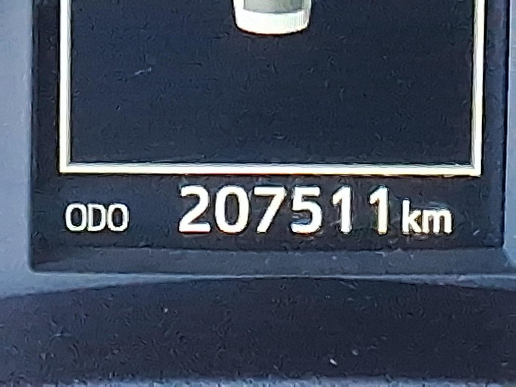 2019 Toyota Corolla 4-door Sedan SE CVTi-S in Stratford, Ontario - 12 - w1024h768px