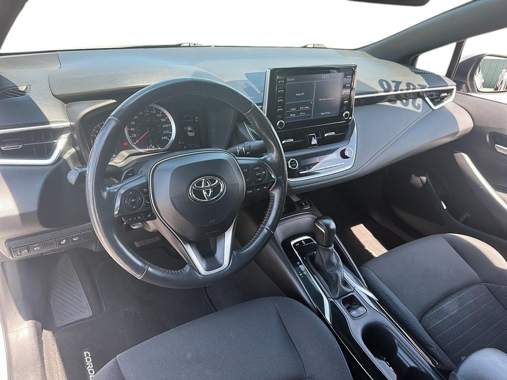 2020 Toyota Corolla 4-door Sedan SE CVT in Stratford, Ontario - 9 - w1024h768px