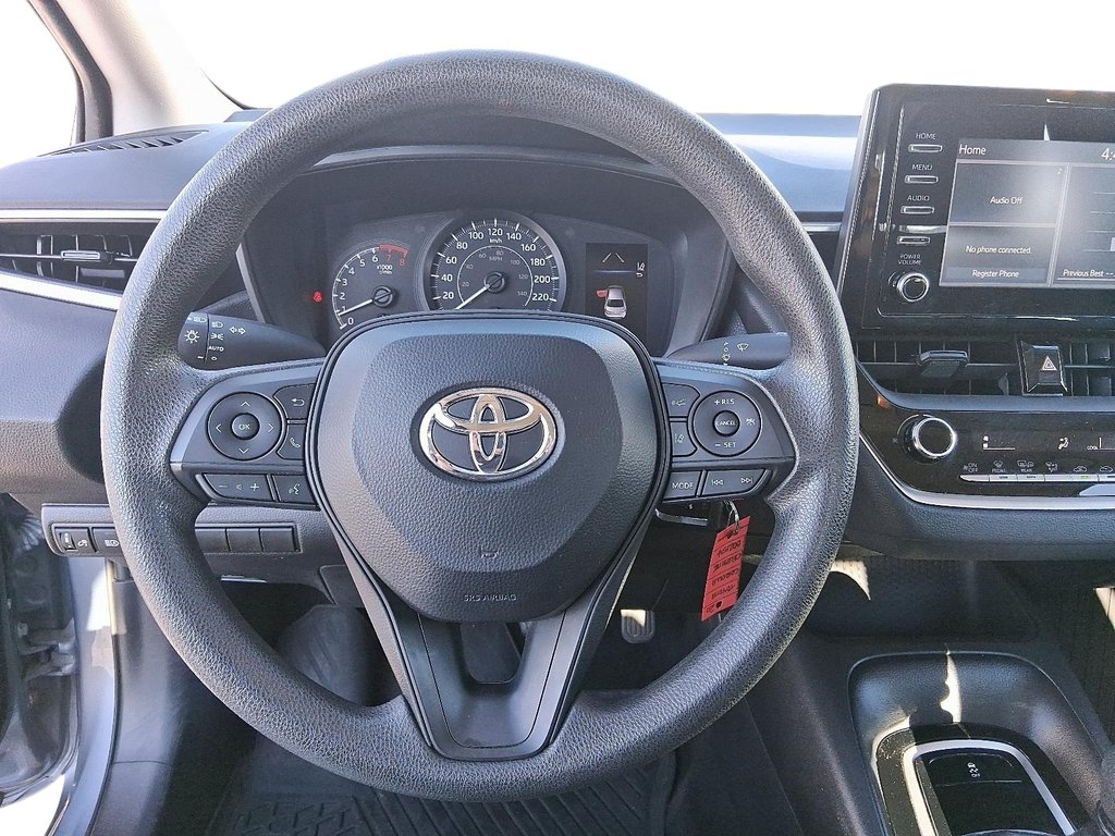 2020 Toyota Corolla 4-door Sedan L 6M in Stratford, Ontario - 12 - w1024h768px