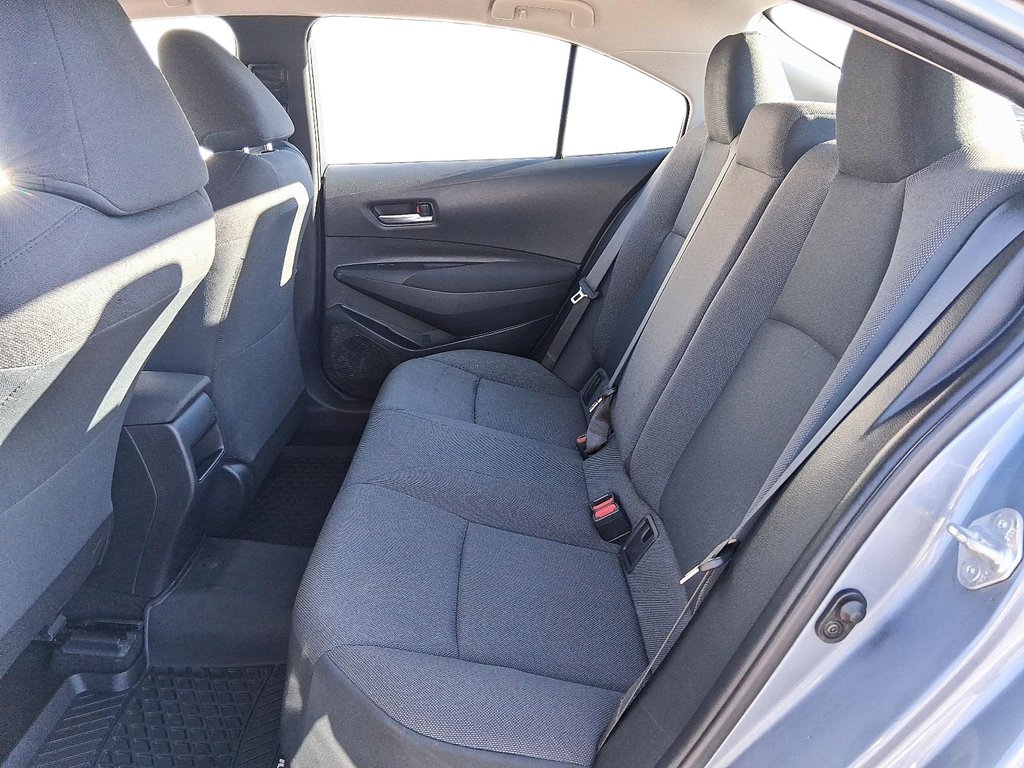 2020 Toyota Corolla 4-door Sedan L 6M in Stratford, Ontario - 9 - w1024h768px