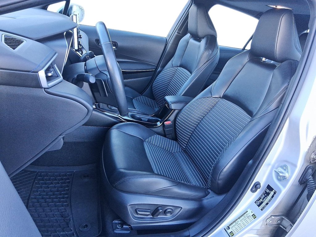 2020 Toyota Corolla 4-door Sedan XSE CVT in Stratford, Ontario - 8 - w1024h768px