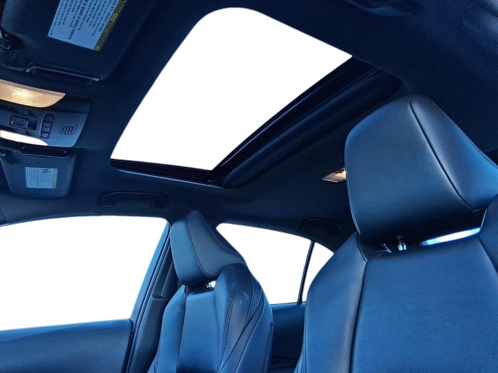 2020 Toyota Corolla 4-door Sedan XSE CVT in Stratford, Ontario - 17 - w1024h768px