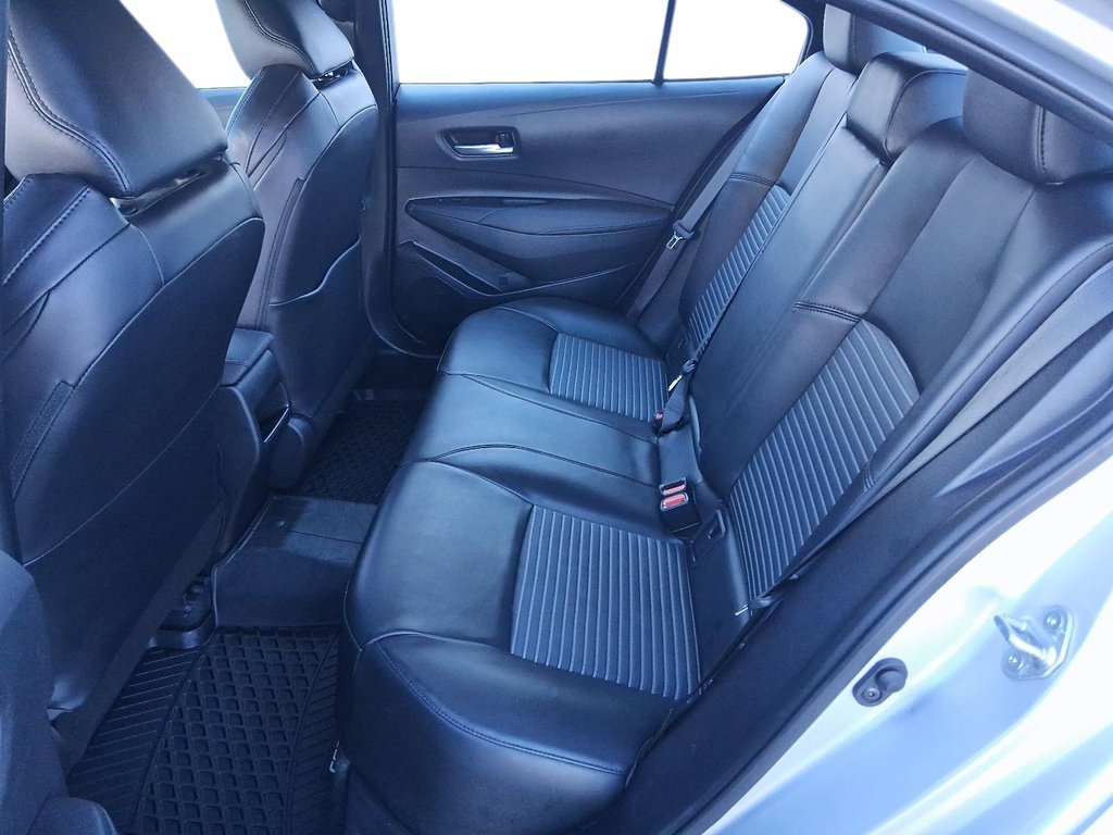 2020 Toyota Corolla 4-door Sedan XSE CVT in Stratford, Ontario - 9 - w1024h768px