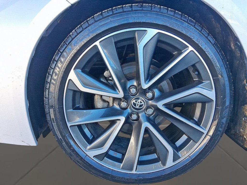 2020 Toyota Corolla 4-door Sedan XSE CVT in Stratford, Ontario - 7 - w1024h768px