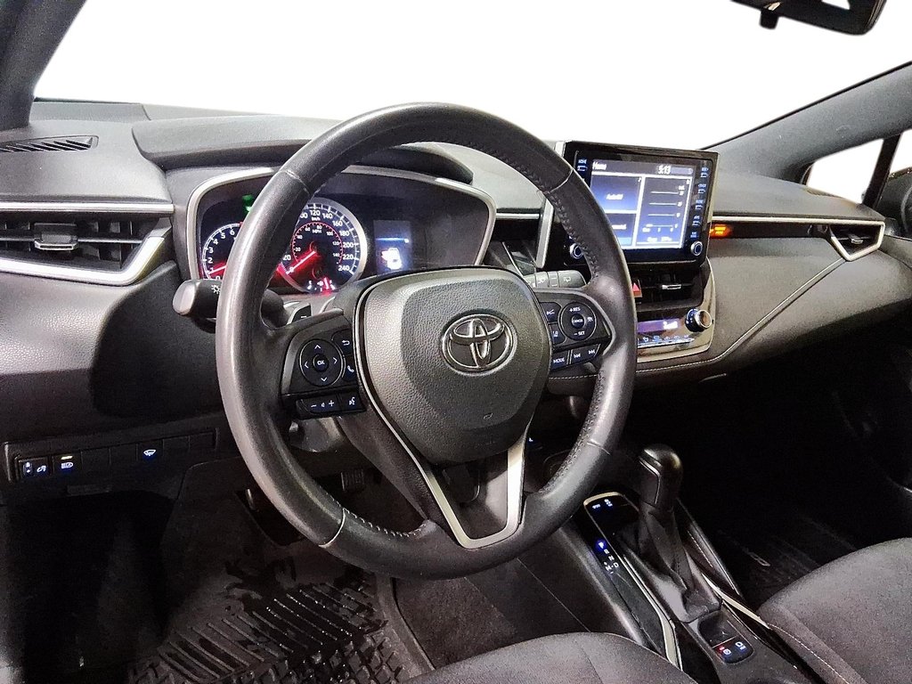 2020 Toyota Corolla Hatchback CVT in Stratford, Ontario - 11 - w1024h768px