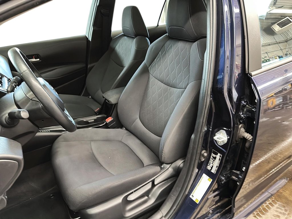 2021 Toyota Corolla LE CVT in Stratford, Ontario - 8 - w1024h768px