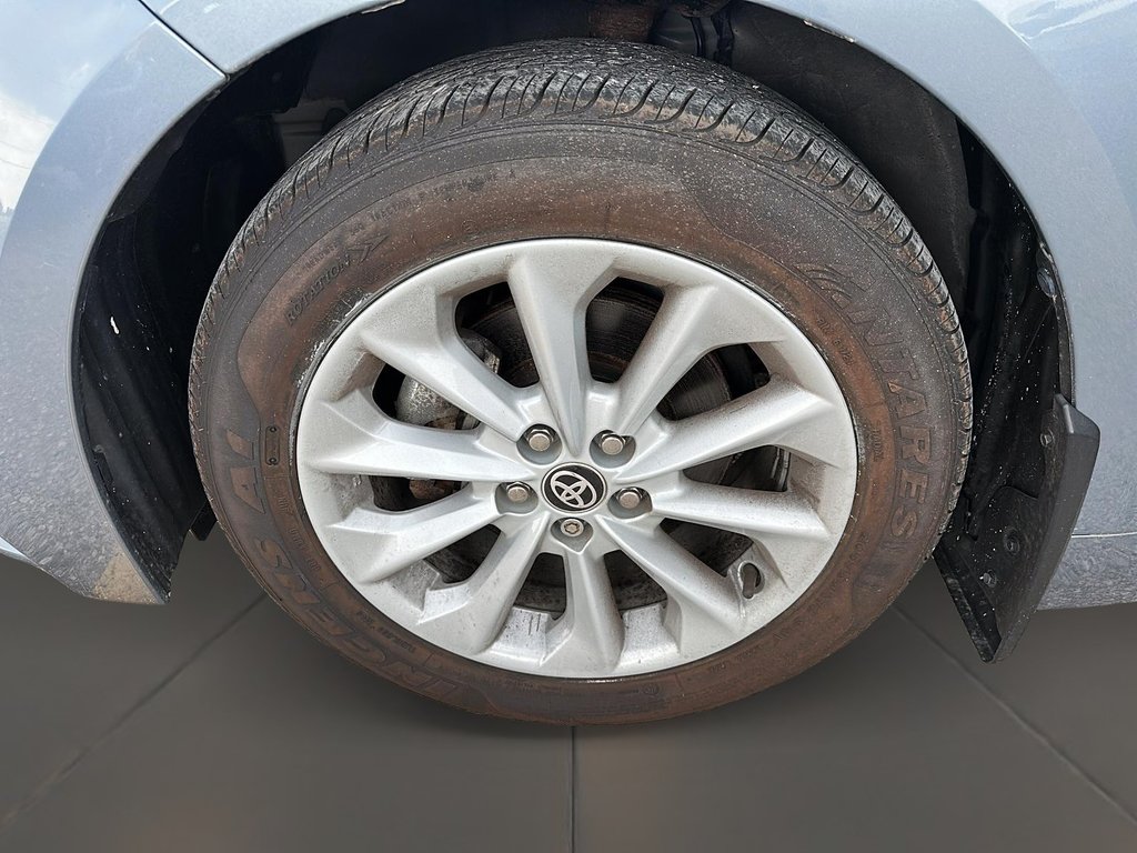 2021 Toyota Corolla LE CVT in Stratford, Ontario - 7 - w1024h768px