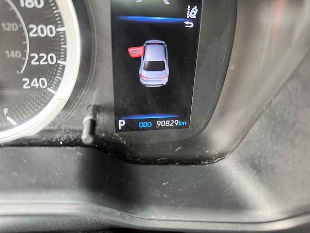 2021 Toyota Corolla LE CVT in Stratford, Ontario - 12 - w1024h768px