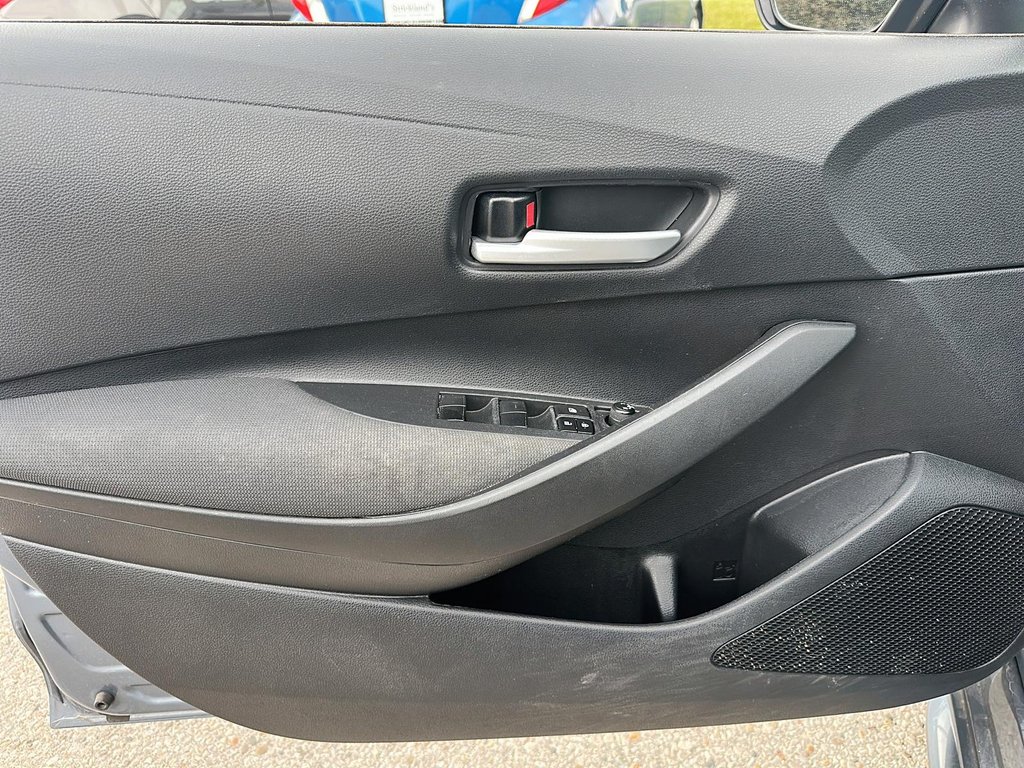 2021 Toyota Corolla LE CVT in Stratford, Ontario - 10 - w1024h768px