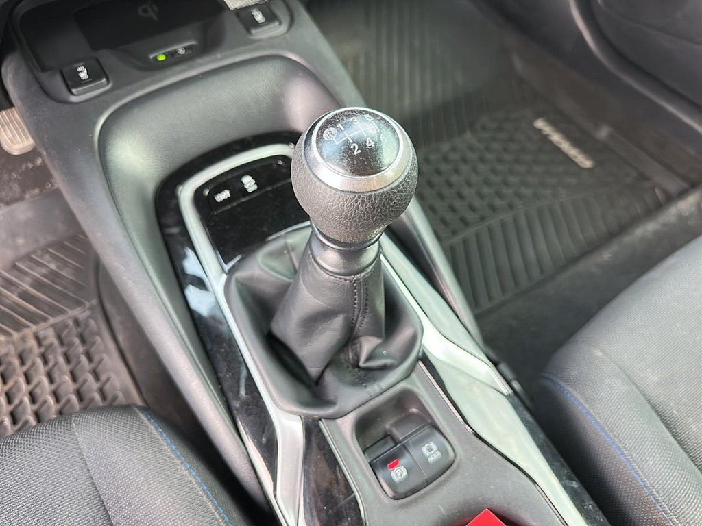 2022 Toyota Corolla SE 6M in Stratford, Ontario - 14 - w1024h768px