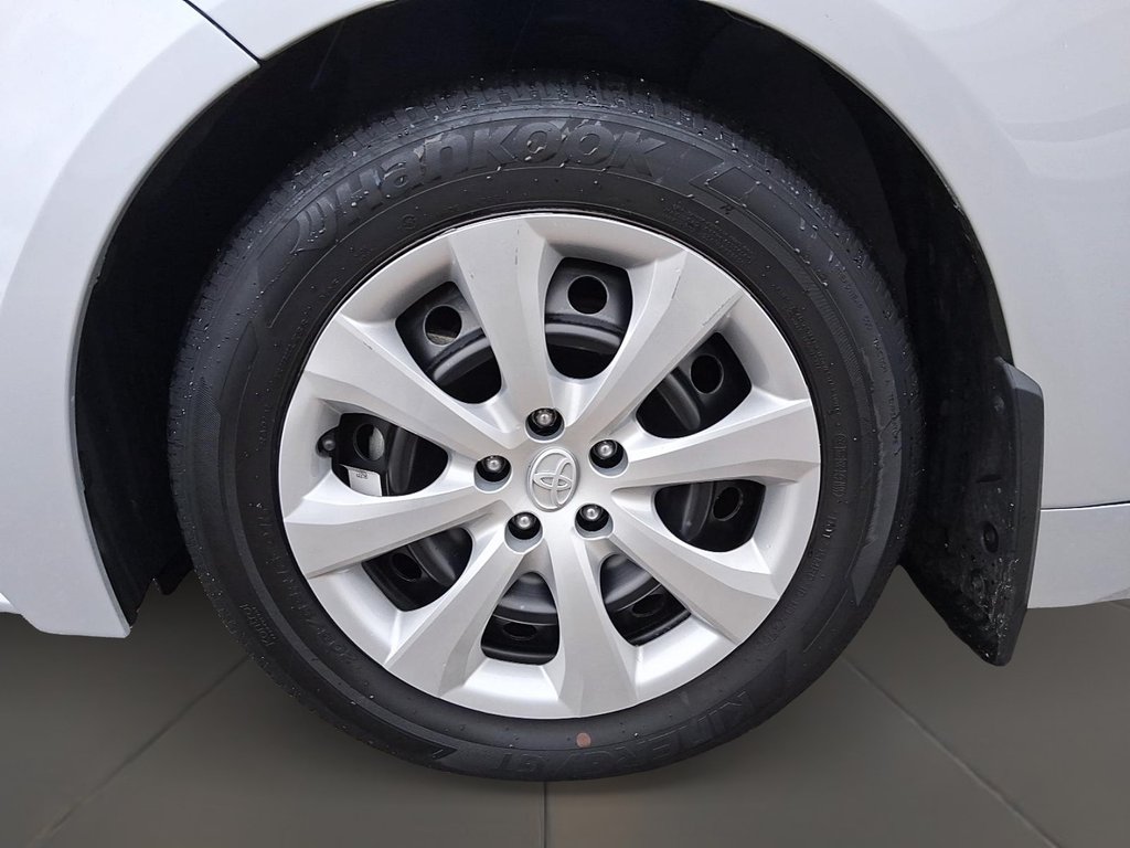 2023 Toyota Corolla LE CVT in Stratford, Ontario - 7 - w1024h768px