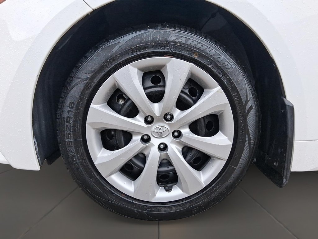 2024 Toyota Corolla LE CVT in Stratford, Ontario - 7 - w1024h768px