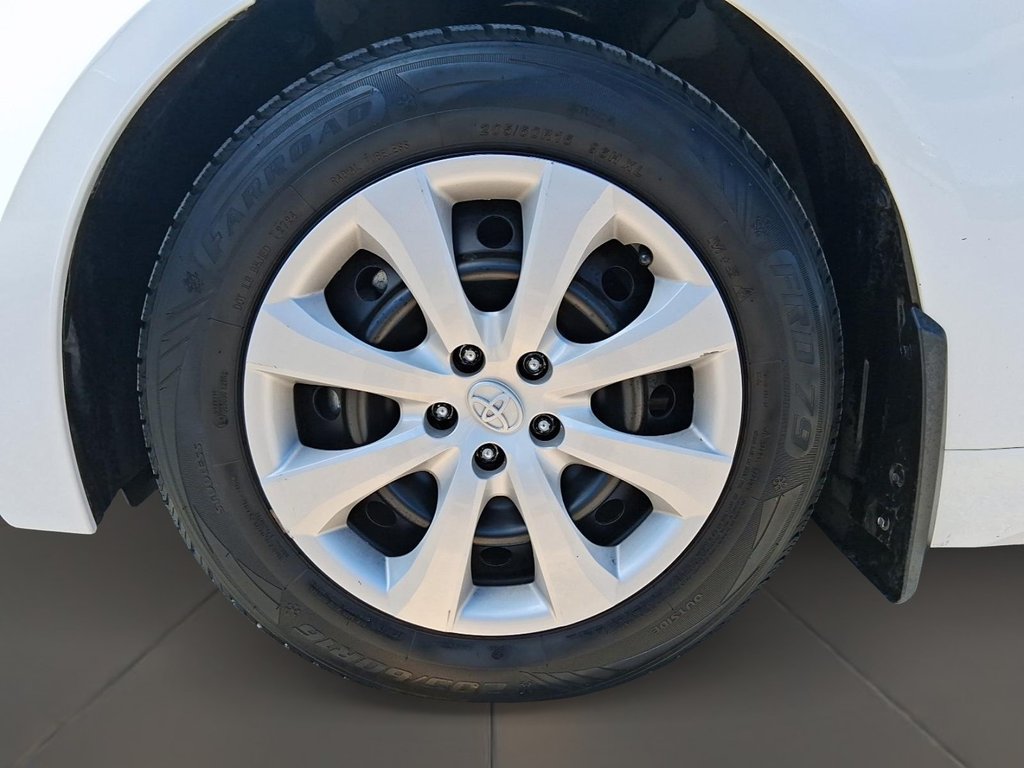 2024 Toyota Corolla LE CVT in Stratford, Ontario - 7 - w1024h768px