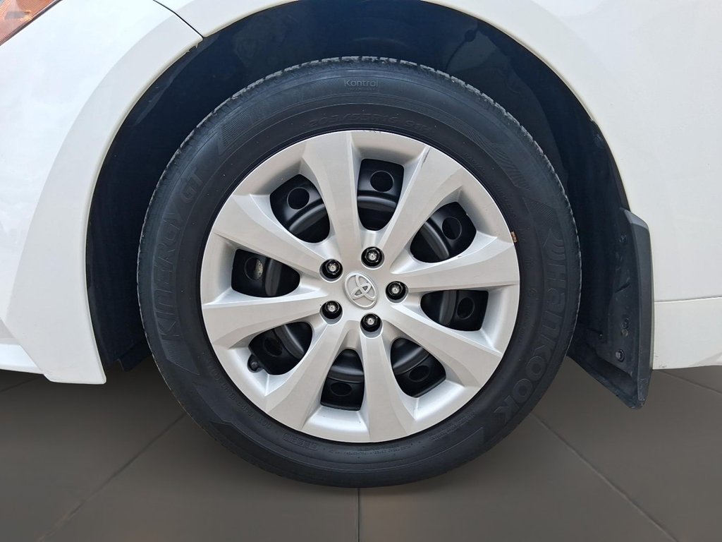 2024 Toyota Corolla LE CVT in Stratford, Ontario - 7 - w1024h768px