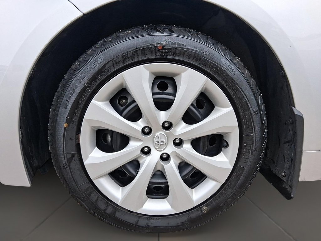 2024 Toyota Corolla LE CVT in Stratford, Ontario - 7 - w1024h768px