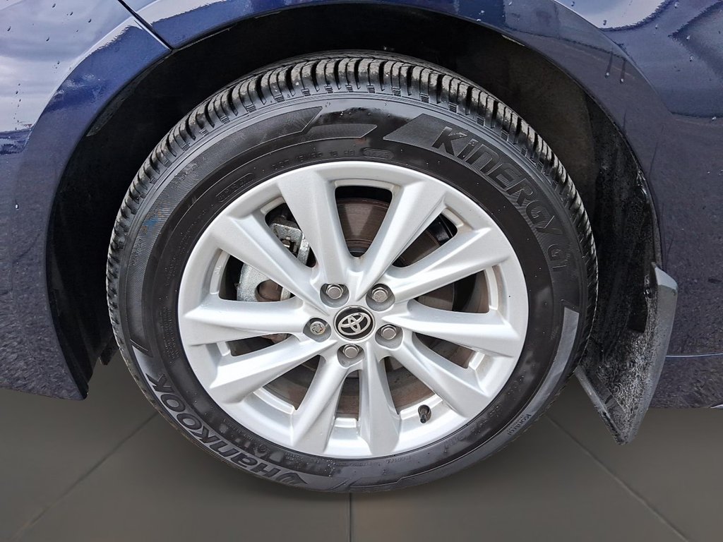 2026 Toyota Corolla SE CVT in Stratford, Ontario - 7 - w1024h768px