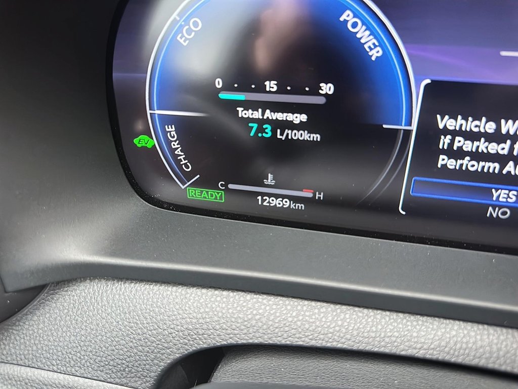 2025 Toyota Crown Signia Limited in Stratford, Ontario - 12 - w1024h768px